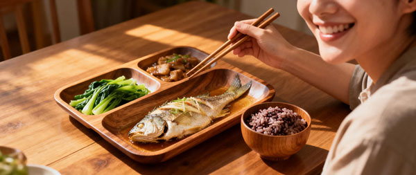 餐桌分三格摆放